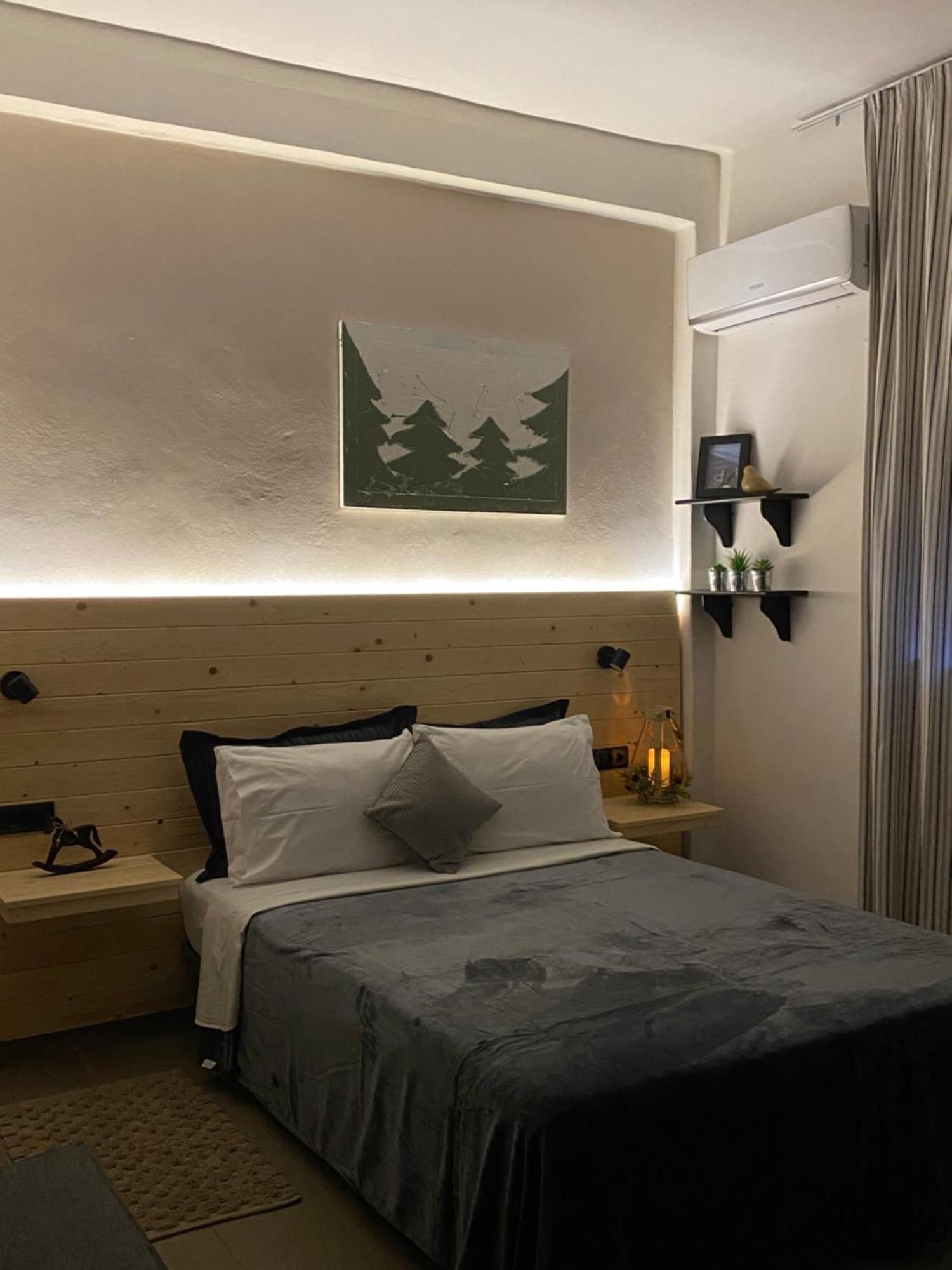 Tiny Square Apartment นาฟปาคตอส ภายนอก รูปภาพ